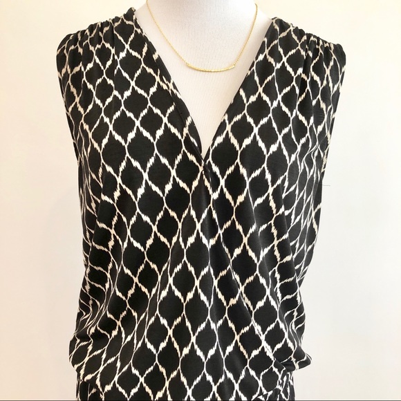 Cache Geo-print, faux-wrap Jumpsuit w/pockets. - Picture 4 of 7